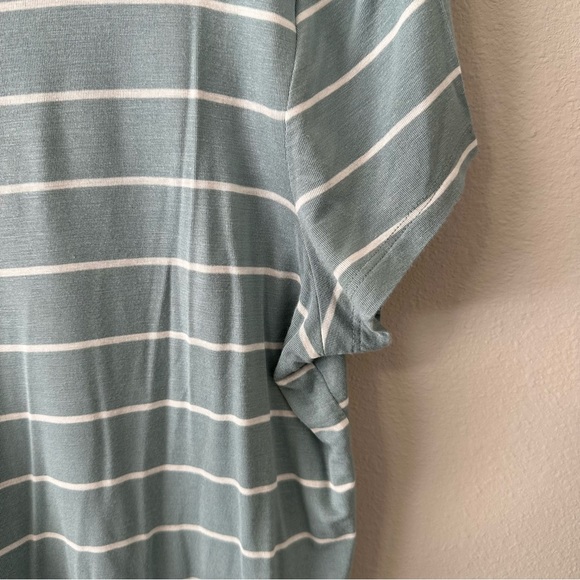 SO Light Blue & White V-Neck Basic Casual Short Sleeve Tee Size Large - Picture 10 of 10
